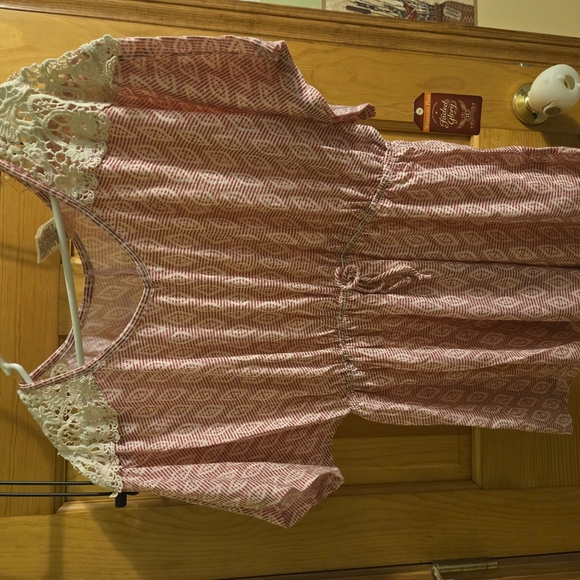 Faded Gkory Pink Lace Relaxed Blouse - Picture 3 of 4